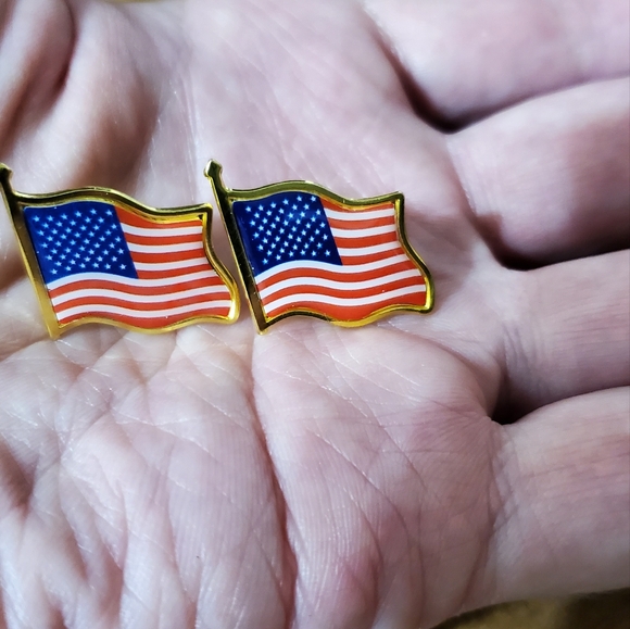 American Flag Lapel Pins - 2 pins, Unisex - Picture 5 of 6